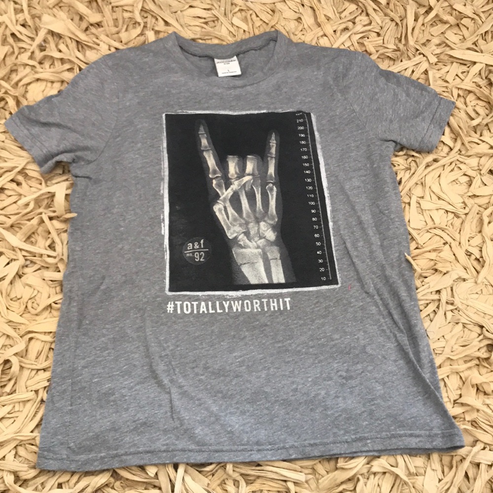 Short sleeve shirt